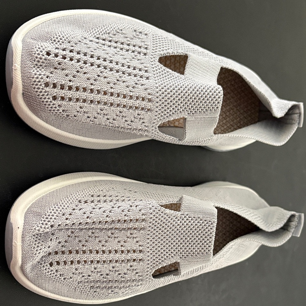 Women’s size 43 Lightweight Slip-On Knit Sneakers - Grey